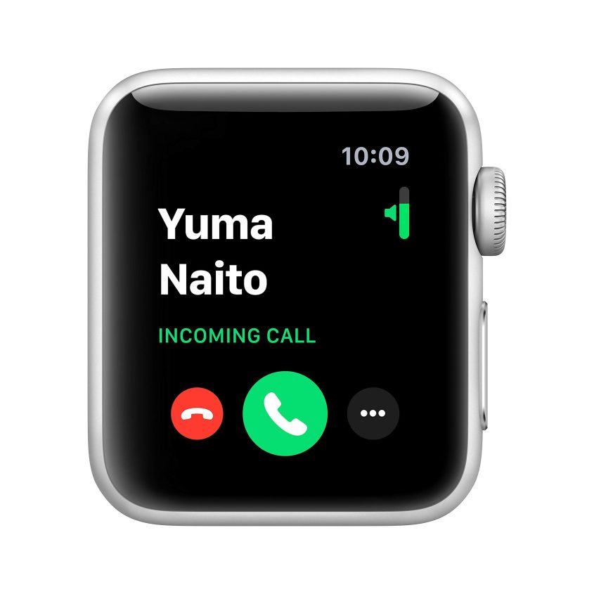 A smartwatch screen displays an incoming call from Yuma Naito at 10:09. The options to decline, answer, or access more settings are shown as red, green, and gray circular icons at the bottom.